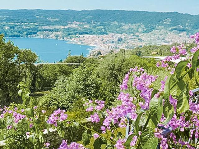 Villa a Salò con vista sul Lago di Garda 350m² Salò