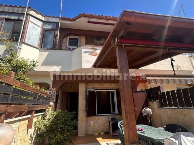 Villa a schiera 2 locali, ottimo stato, Campo Ascolano Villaggio Tognazzi, Pomezia