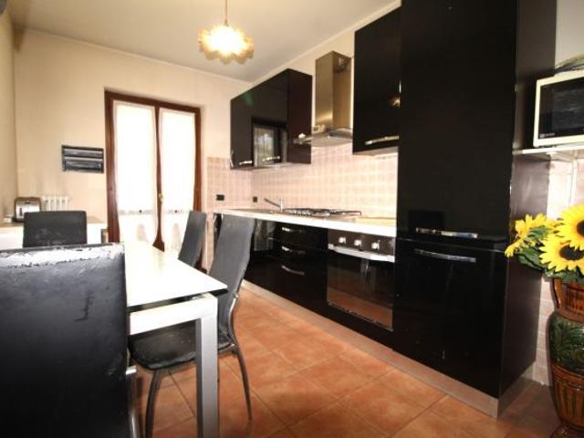 VILLA A SCHIERA