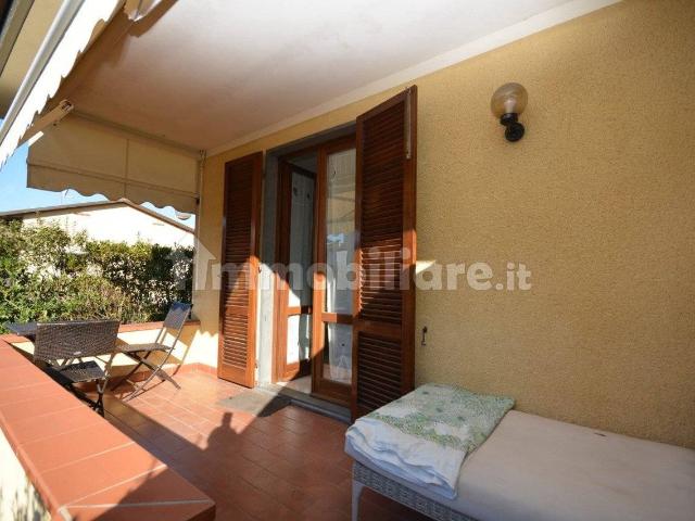 Villa a schiera 4 locali, buono stato, Montignoso