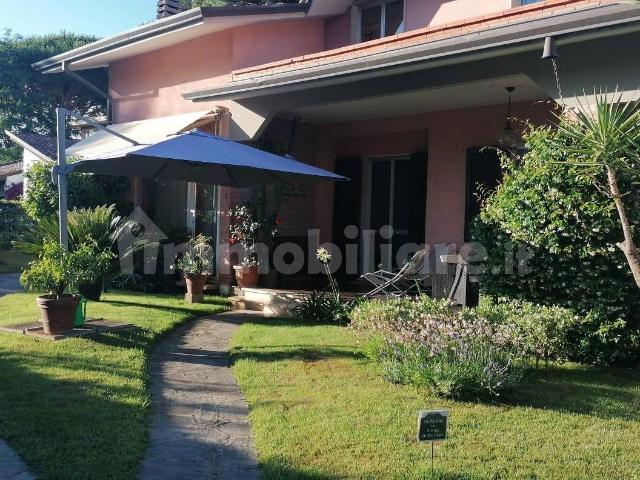 Villa a schiera 4 locali, ottimo stato, Cinquale, Montignoso
