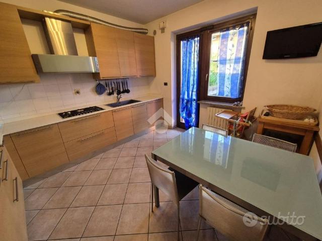 VILLA A SCHIERA A CIRIÈ