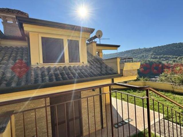 Villa a schiera Alatri. Rif.: Cod. rif V006VRG