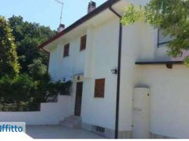 Villa a schiera arredata Colle piuccio