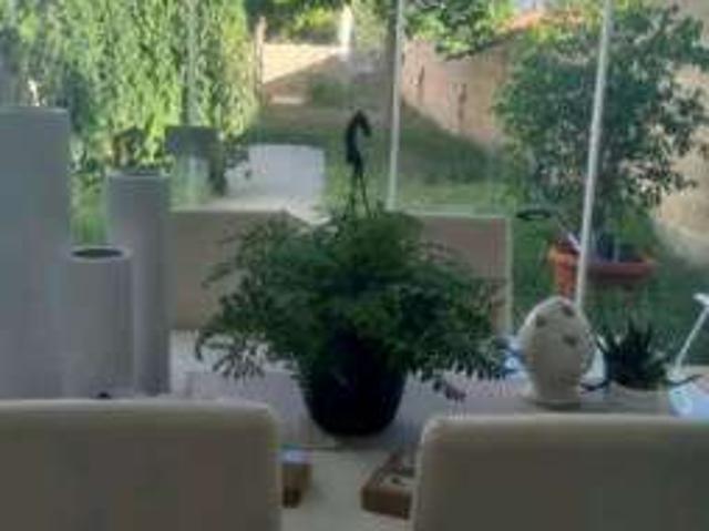 Villa a schiera arredata con terrazzo