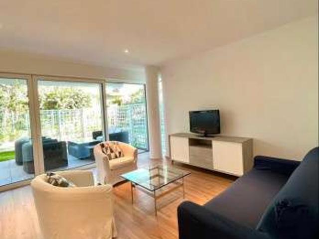 Villa a schiera arredata con terrazzo