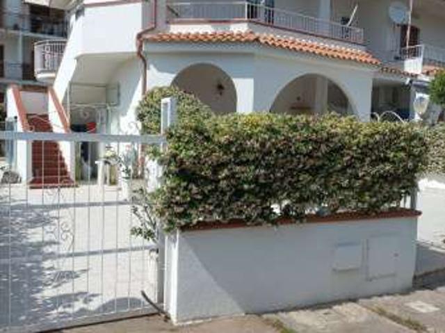 Villa a schiera arredata Centro, arenile