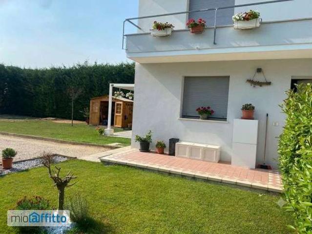 Villa a schiera arredata Centro