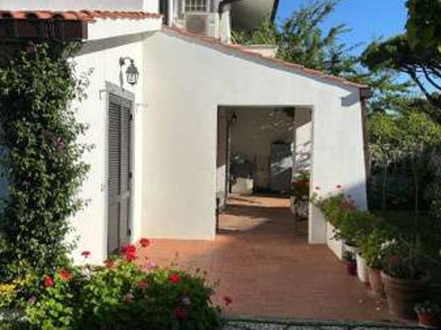 Villa a schiera arredata Cerenova