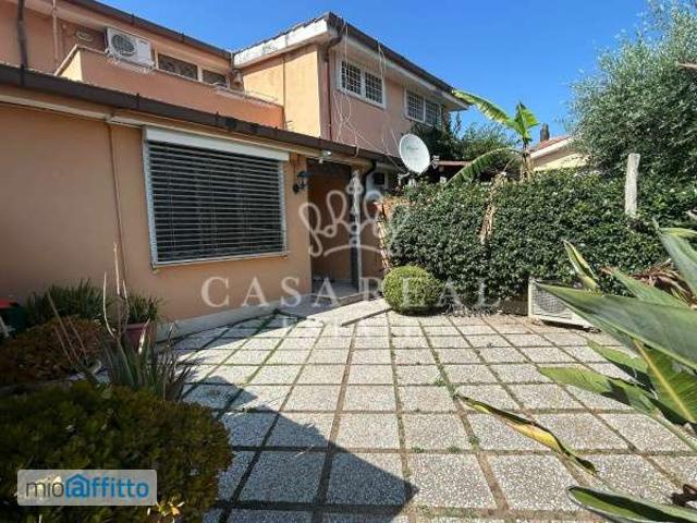 Villa a schiera arredata Infernetto, axa, casal palocco, madonnetta a roma