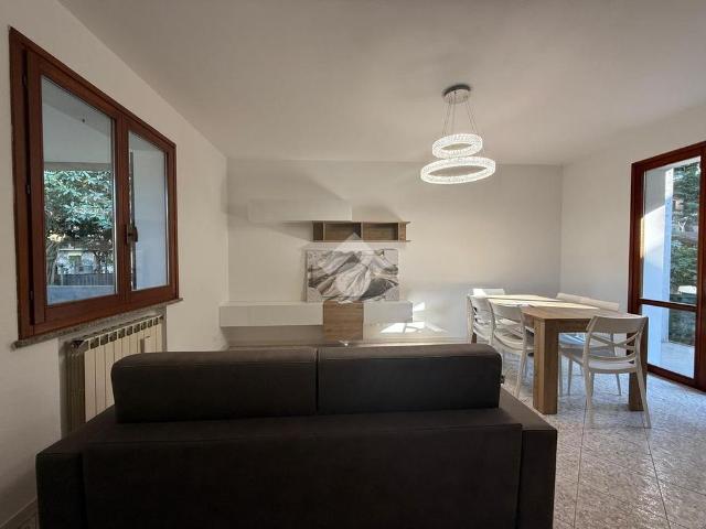 Villa a schiera d'angolo in affitto