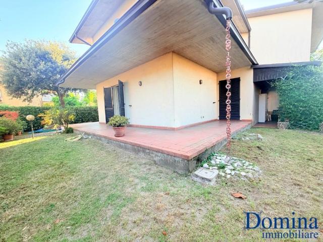 Villa a Schiera in affitto a Massa via Ricortola, giardino privato, posto auto, terrazzo TrovaCasa
