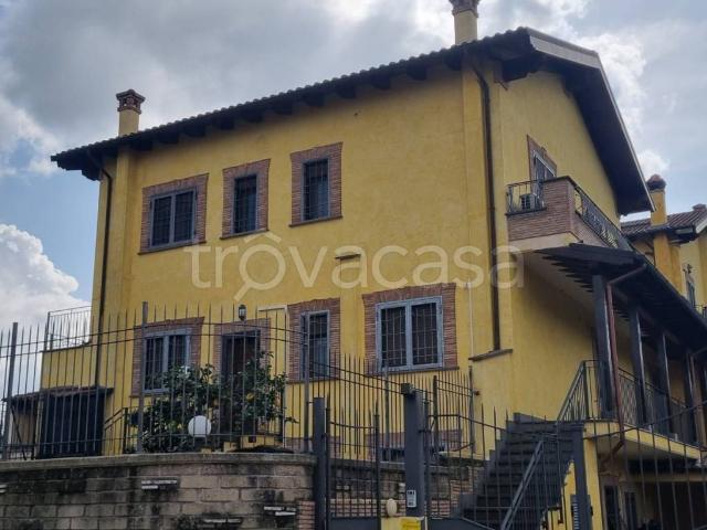 Villa a Schiera in affitto a Marino via John Fitzgerald Kennedy, 15, non arredato/vuoto, giardino privato, posto auto TrovaCasa