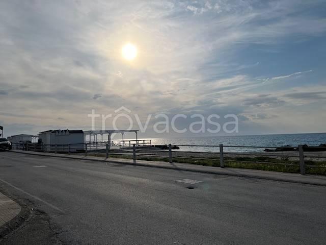 Villa a Schiera in affitto a Messina via Lungomare Rodia, arredato, giardino privato, terrazzo TrovaCasa