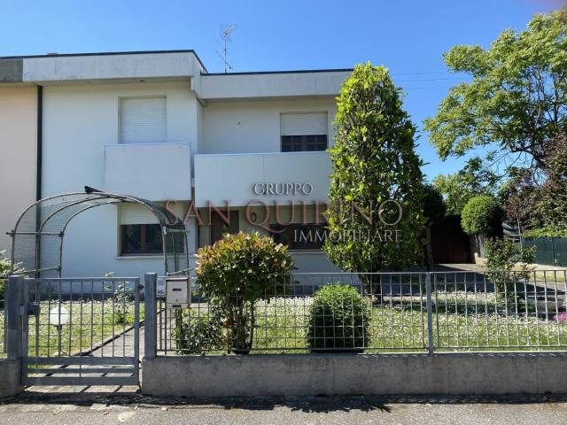 Villa a Schiera in affitto a Mirandola via Sgarbi, 1, arredato, giardino privato, box TrovaCasa