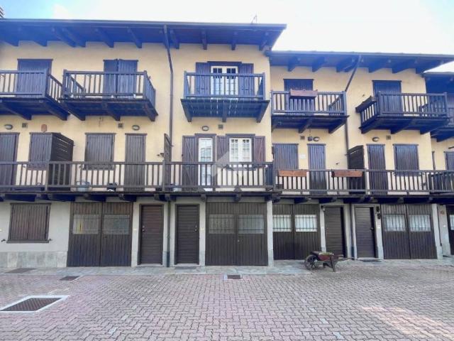 Villa a Schiera in affitto a Oulx via San Lorenzo, 17, arredato, giardino privato, posto auto TrovaCasa