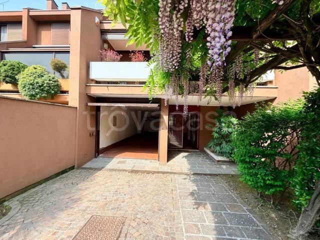 Villa a Schiera in affitto a Basiglio residenza Acquario, 29, giardino privato, terrazzo, parzialmente arredato TrovaCasa