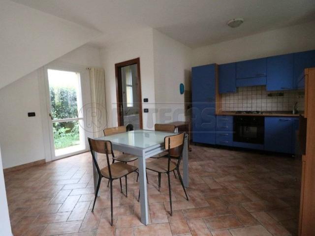Villa a Schiera in affitto a Bondeno, non arredato/vuoto, giardino, posto auto scoperto TrovaCasa