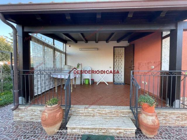 Villa a Schiera in affitto a Campofelice di Roccella via Val di Mazara, 4, arredato, giardino privato, posto auto TrovaCasa