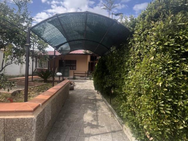 Villa a Schiera in affitto a Castel Volturno viale volturno 32, giardino, caminetto, cucina abitabile TrovaCasa