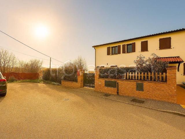 Villa a Schiera in affitto a Castellarano strada Provinciale Cava s. iori rondinara, non arredato/vuoto, giardino privato, vista panoramica TrovaCasa