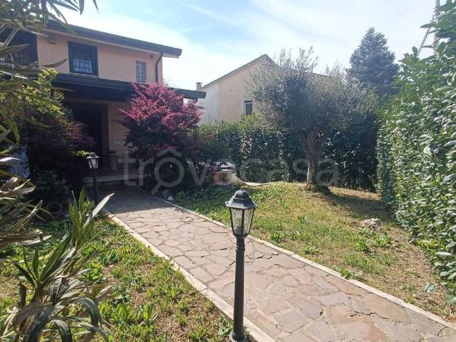Villa a Schiera in affitto a Ceccano via Marano, 160, arredato, giardino privato, posto auto TrovaCasa