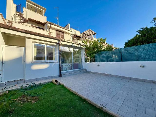 Villa a Schiera in affitto a Cerveteri via Sillaro, 7, arredato, giardino privato, posto auto TrovaCasa