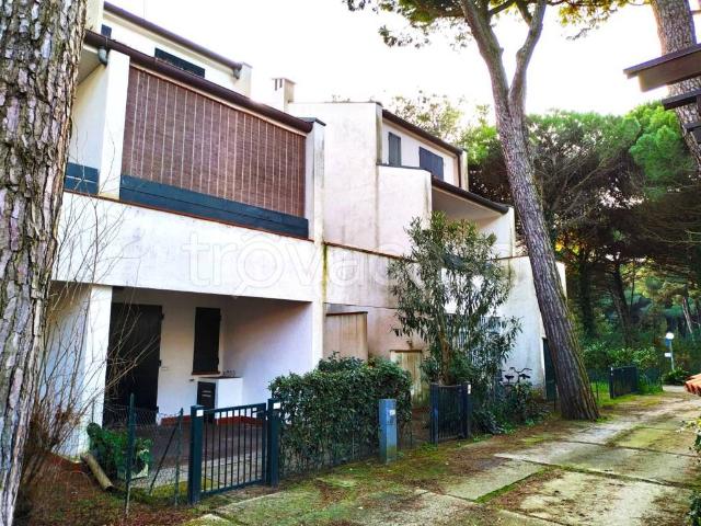 Villa a Schiera in affitto a Comacchio viale Umberto Giordano, 57, arredato, giardino privato, posto auto TrovaCasa