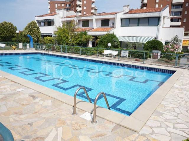 Villa a schiera in affitto a Comacchio viale Canada, 9, Lido Delle Nazioni