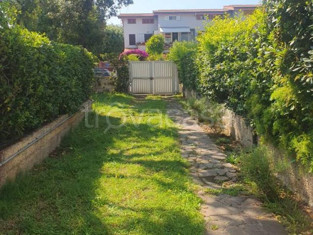 Villa a Schiera in affitto a Fiumicino via Marotta, 102, arredato, giardino privato, riscaldamento autonomo TrovaCasa