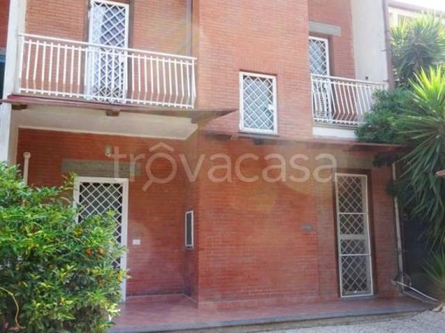 Villa a schiera in affitto a Fiumicino viale Nettuno, Fregene