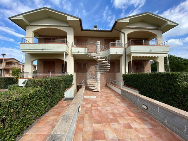 VILLA A SCHIERA in AFFITTO a FOLLONICA PRATORANIERI di 3 vani