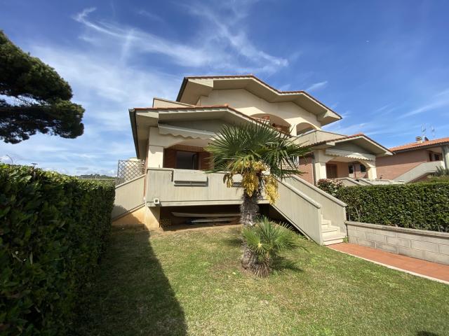 VILLA A SCHIERA in AFFITTO a FOLLONICA PRATORANIERI di 2 vani