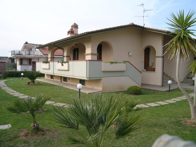 VILLA A SCHIERA in AFFITTO a FOLLONICA PRATORANIERI di 2 vani