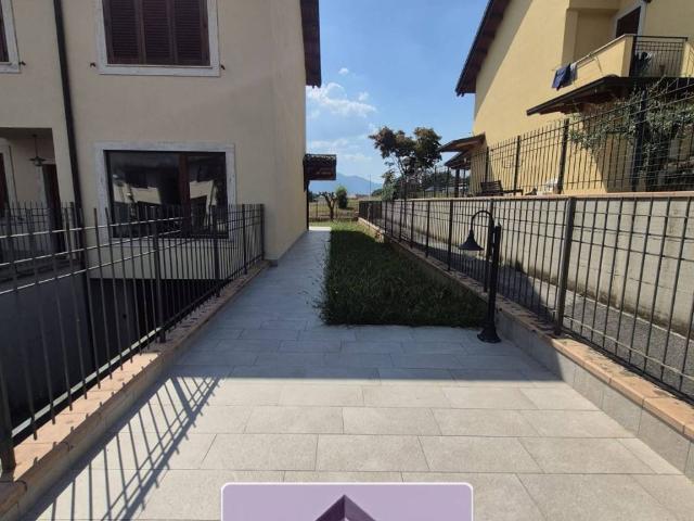 Villa a Schiera in affitto a Frosinone via Colle Castagno, 19B, non arredato/vuoto, giardino privato, box TrovaCasa