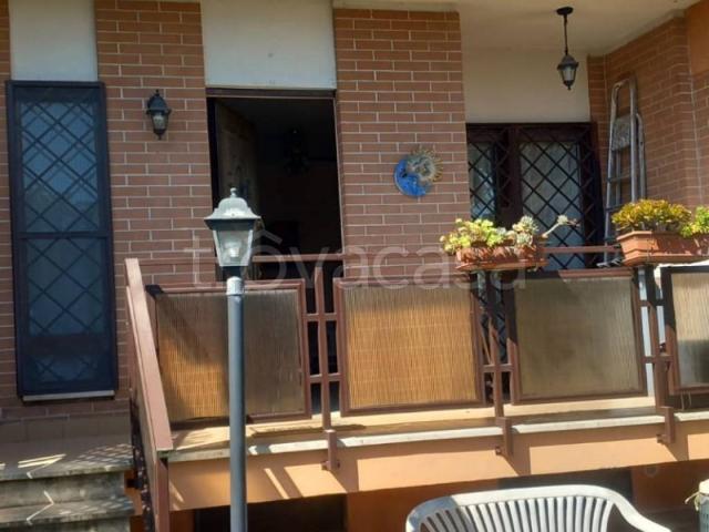 Villa a Schiera in affitto a Guidonia Montecelio via Floro, arredato, giardino privato, box TrovaCasa