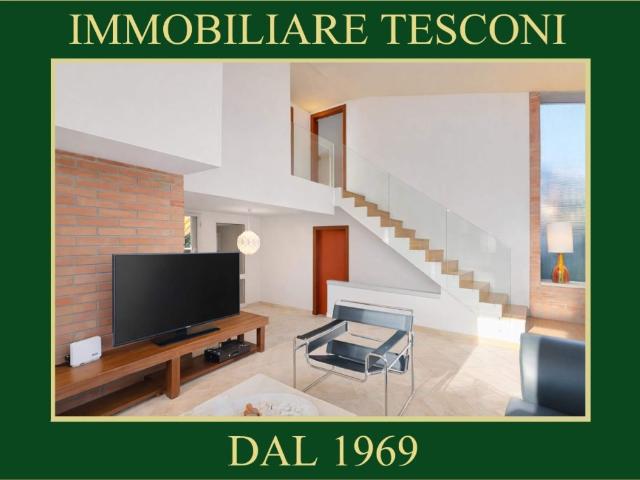 Villa a Schiera in affitto a Pietrasanta via cortona, 163, veranda, studio TrovaCasa