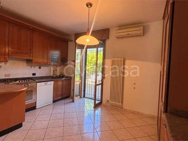Villa a Schiera in affitto a Povegliano Veronese via Mazzini, giardino privato, box, terrazzo TrovaCasa