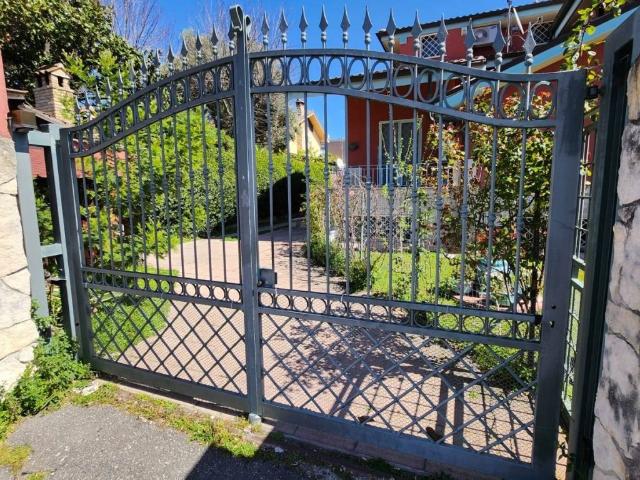 Villa a Schiera in affitto a Roma via mazzucato 12, terrazzo, caminetto, vicinanze negozi TrovaCasa