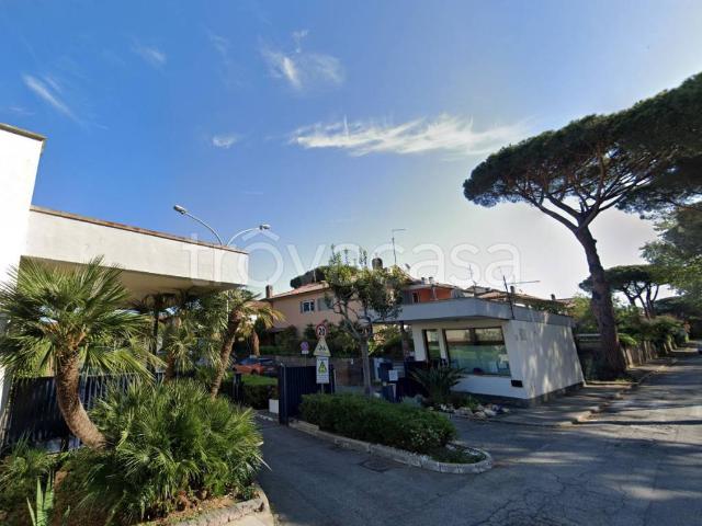Villa a Schiera in affitto a Roma via Archelao di Mileto, non arredato/vuoto, giardino privato, ristrutturato TrovaCasa