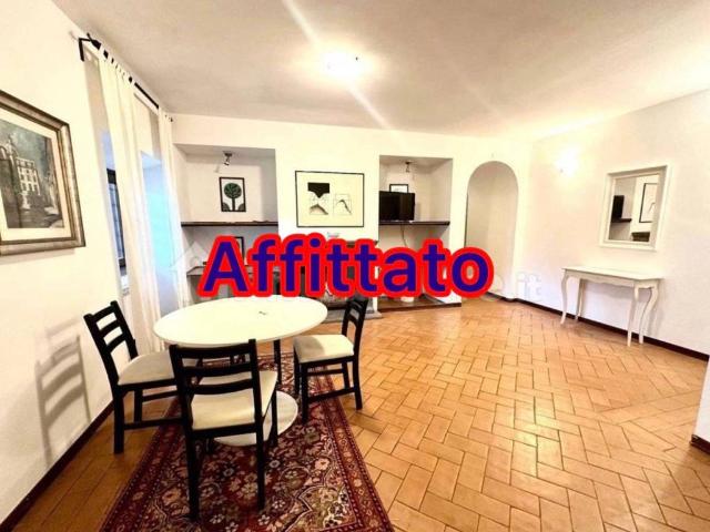 Villa a Schiera in affitto a Roma via dell'Ospedaletto Giustiniani, arredato, giardino privato, caminetto TrovaCasa