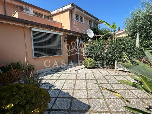Villa a Schiera in affitto a Roma via Giovanni Battista Sammartini, 22, arredato, giardino privato, riscaldamento autonomo TrovaCasa