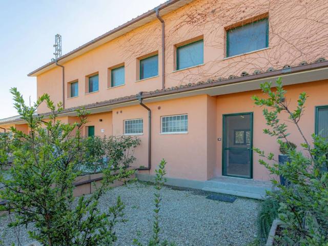Villa a Schiera in affitto a Roma via Giuseppe Adami, arredato, giardino privato, posto auto TrovaCasa