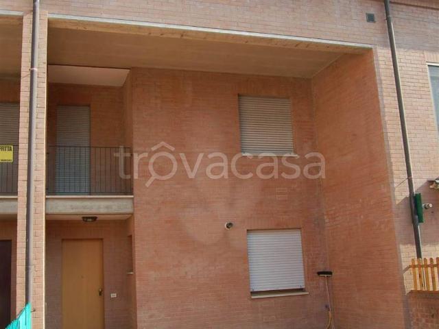 Villa a Schiera in affitto a Savignano sul Panaro via Foscolo, 53, non arredato/vuoto, giardino privato, box TrovaCasa