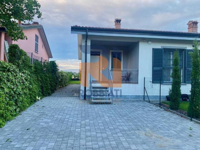 Villa a schiera in affitto a Torre d'Isola via Don Luigi Maestri