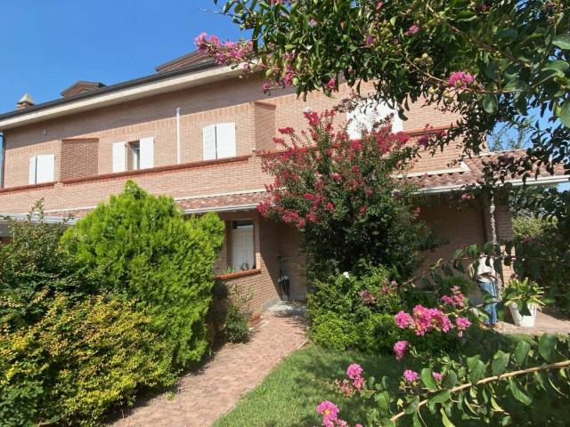 Villa a Schiera in affitto a Vigarano Mainarda via del Norcino, 15, giardino privato, box, parzialmente arredato TrovaCasa