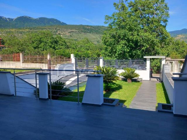 Villa a Schiera in affitto ad Avella avella, non arredato/vuoto, giardino, box TrovaCasa