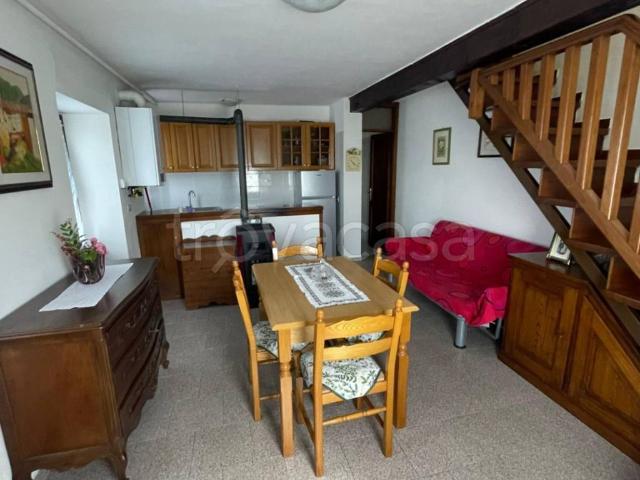 Villa a Schiera in in affitto da privato a Castelnovo ne' Monti via Matilde di Canossa, 17, da privato, riscaldamento autonomo, panoramica TrovaCasa