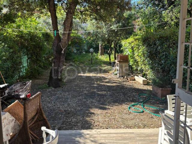 Villa a Schiera in in affitto da privato a Fiumicino via Porto Maurizio, 64, arredato, giardino, terrazzo TrovaCasa