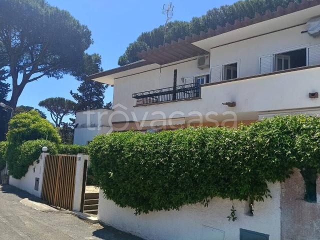 Villa a Schiera in in affitto da privato a Terracina via della Cometa, 8, giardino privato, box, da privato TrovaCasa